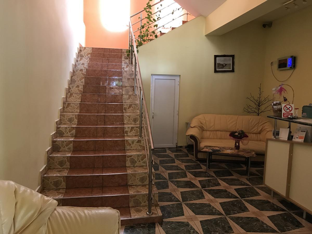 Vila Tanamera Hotel Moneasa Luaran gambar